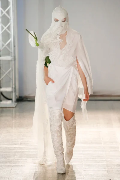Look 24